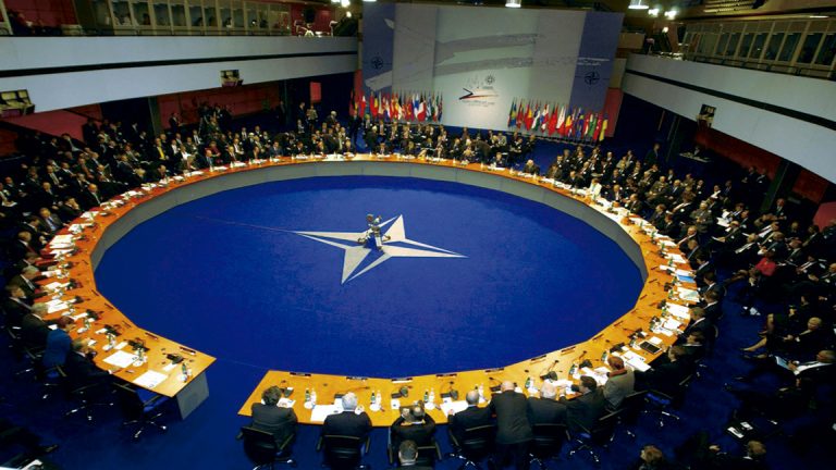 b021122w
22th November 2002
NATO Summit Meeting in Prague, Czech Republic
North Atlantic Council Meeting at the level of Heads of State and Government.
Euro-Atlantic Partnership Council Summit Meeting.
- General View